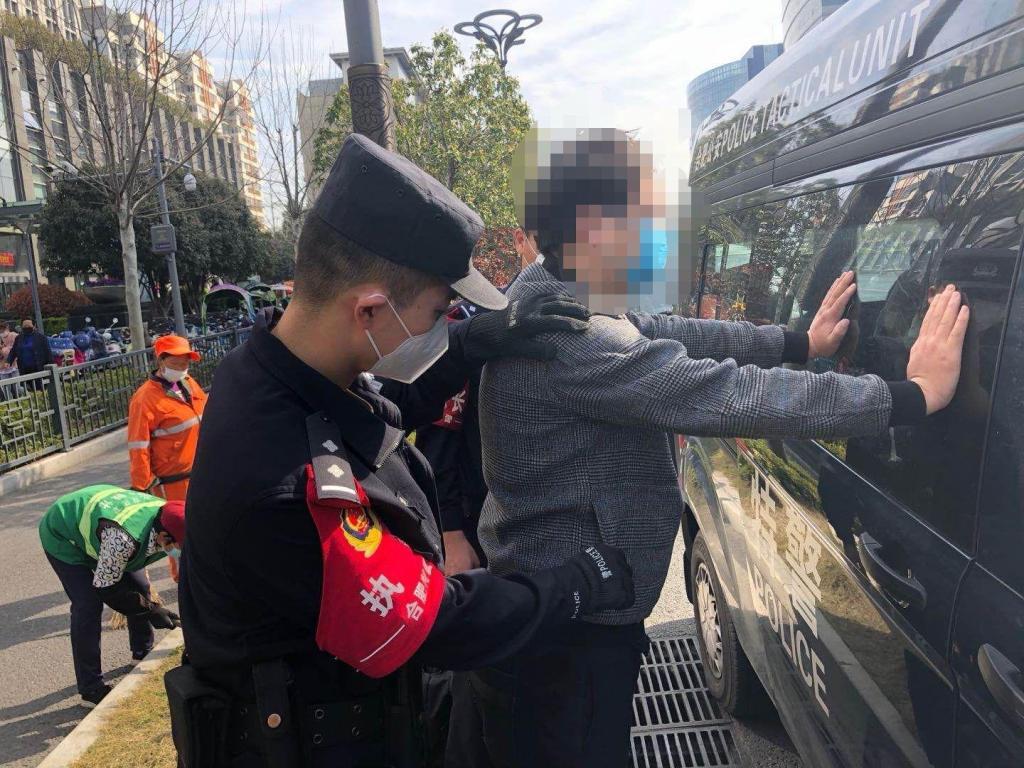 一分钟揭秘！不需要镜头的普通扑克牌分析器,推荐3个购买渠道