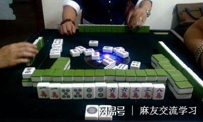 火爆全网!用手机打麻将稳赢不输的秘诀原来是这样!其实确实有挂的