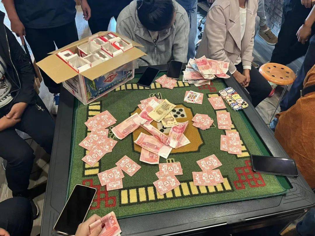 厉害了!扎金花必胜十大闷牌心得 《详细教程 新浪科技》