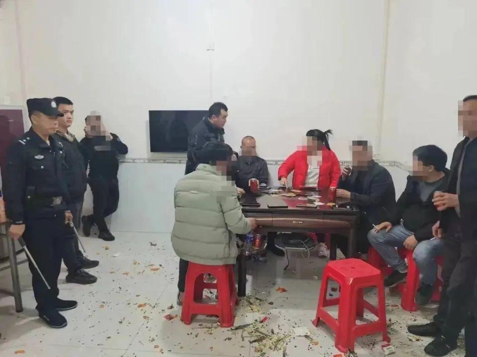 中至赣州麻将输赢规律(揭秘手机上系统发好牌)