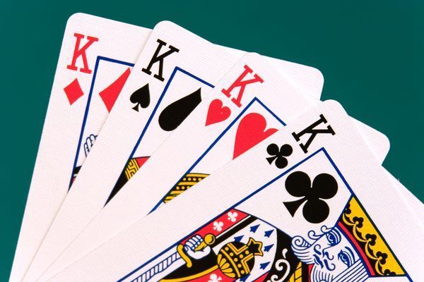 新教你‘‘扑克玩三公控洗牌的技巧手法—详细解说+新浪科技