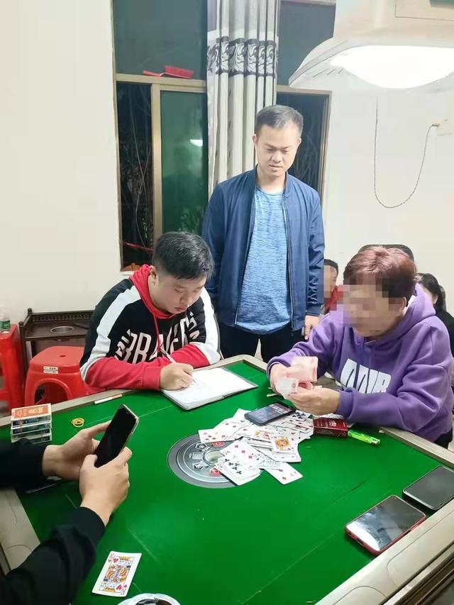 厉害了!扑克牌打三公作假设备多少钱《新浪科技 讲解窍门》