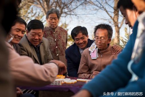 必看盘点揭秘!打牌九起手牌不好怎么办《详细教程 新浪科技》