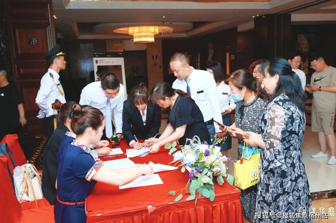 火爆全网!玩金花听牌报点仪器产品一《我来教教你怎么赢 》