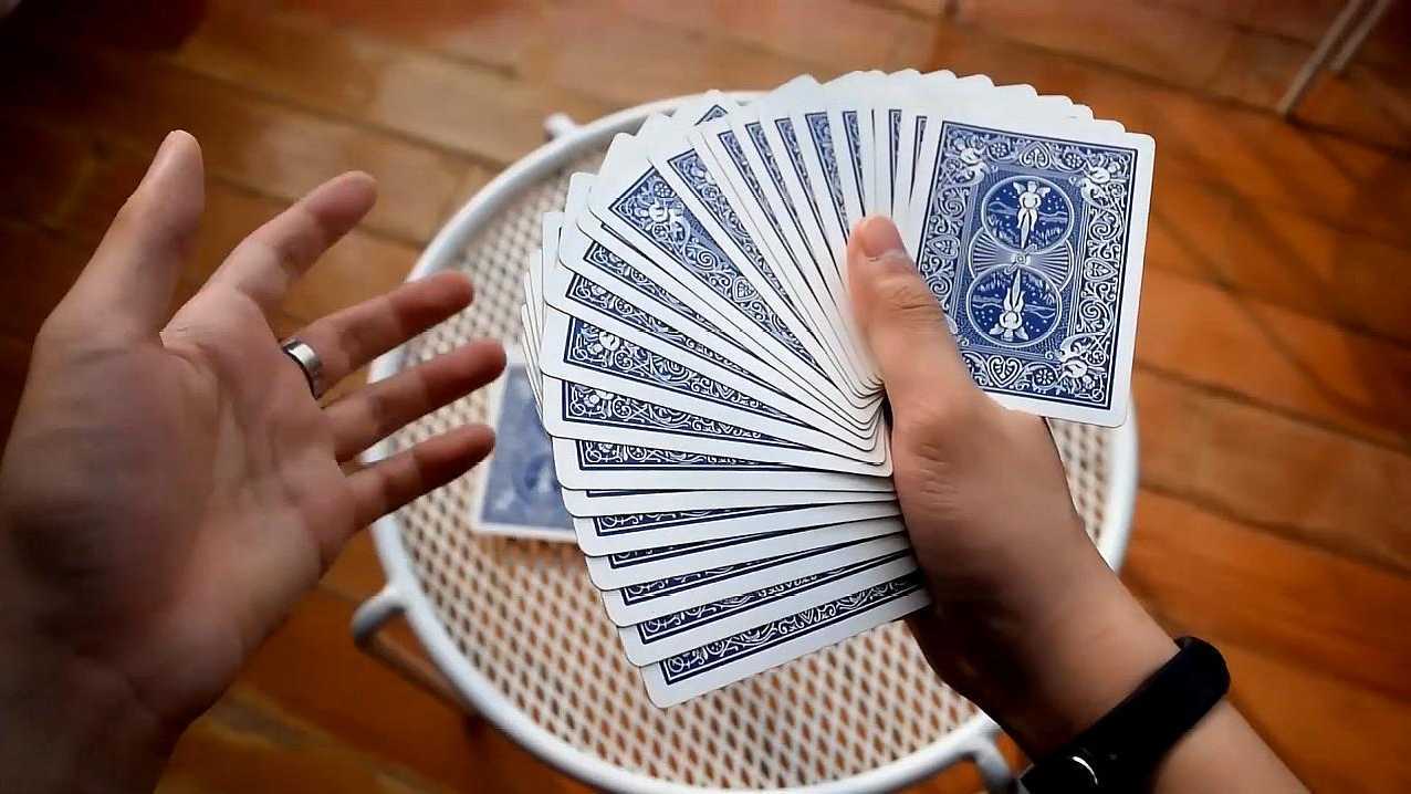 火爆全网!普通牌炸金花搞鬼最简单方法 一《我来教教你怎么赢 》