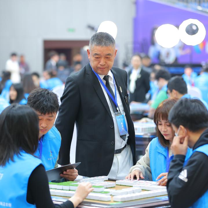 微乐江西麻将神器(揭秘微信里专用神器下载)