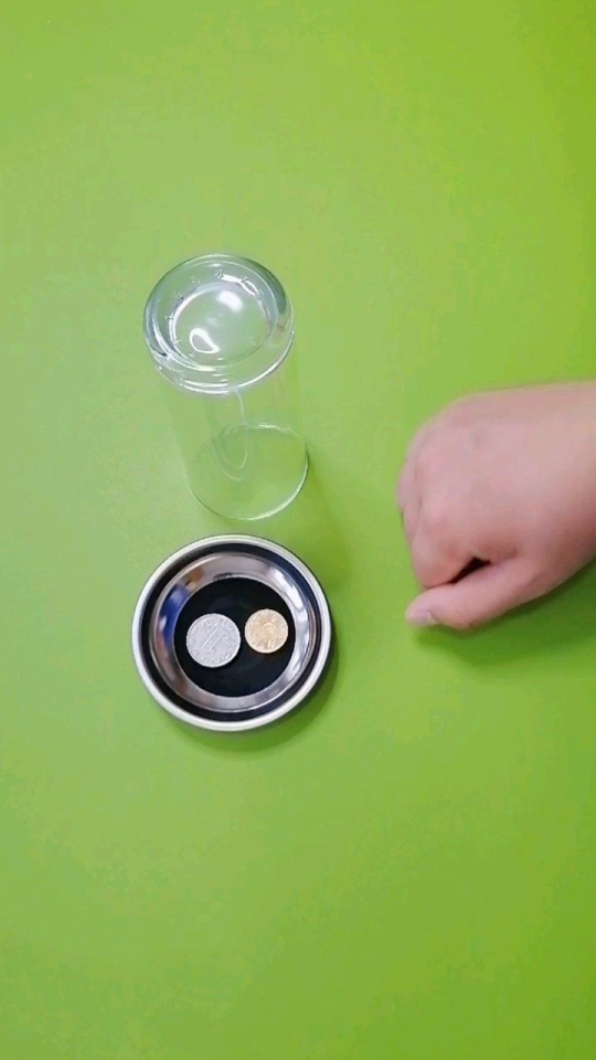 必看盘点揭秘!实用看别人陶瓷杯碗硬币猜单双《新浪科技 讲解窍门》