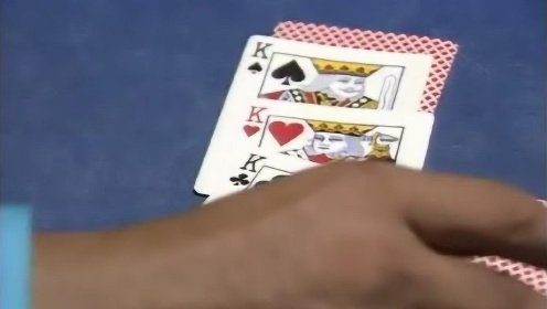 我来教教大家“扑克牌炸金花三张a怎么发到自己手里一《我来教教你怎么赢 》
