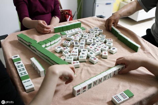 吉祥麻将手机挂(揭秘小程序赢牌的技巧)
