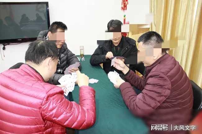 火爆全网!给大家科普新且实用扑克牌听牌器耳塞《详细教程 新浪科技》